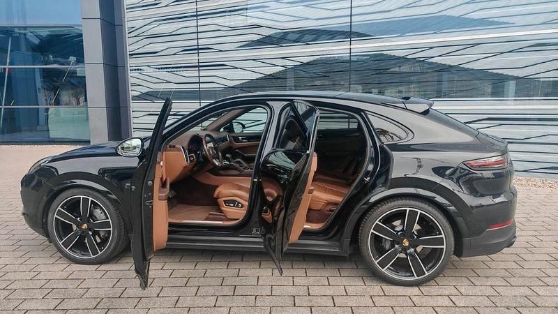 Gebraucht Porsche Cayenne S 441 PS (324 kW) 2021 Schwarz SUV