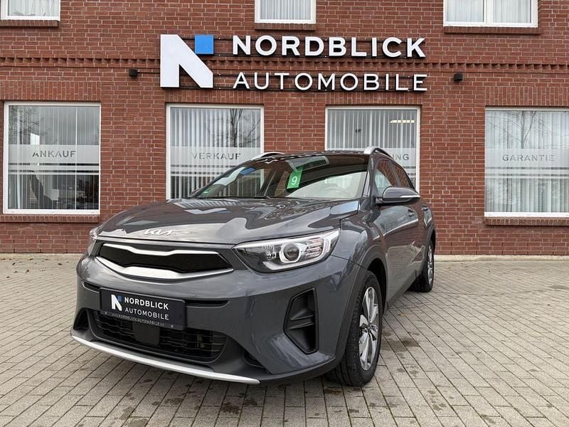 Gebraucht Kia Stonic 101 PS (74 kW) 2022 Grau SUV