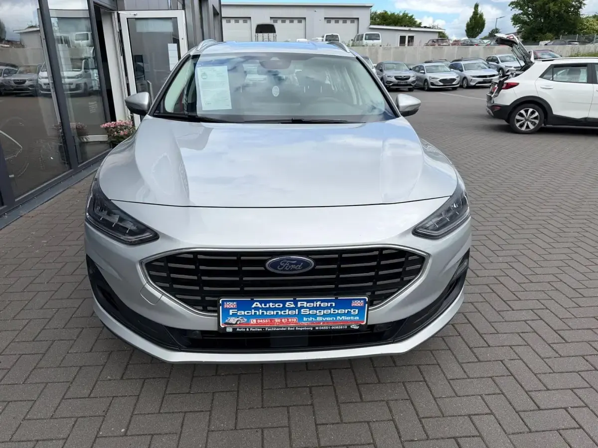 Gebraucht Ford Focus Titanium 120 PS (88 kW) 2022 Silber Kombi