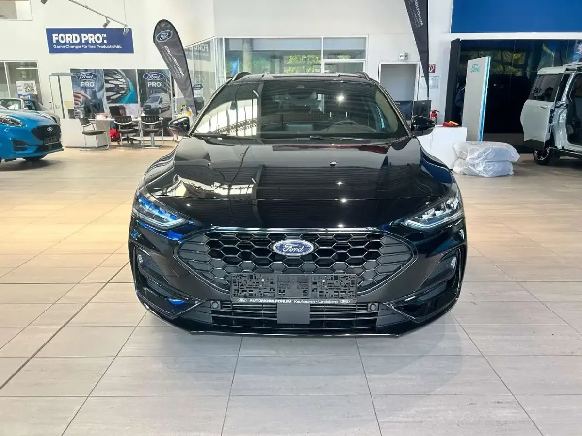 Gebraucht Ford Focus ST-Line 125 PS (91 kW) 2022 Obsidianschwarz metallic Kombi