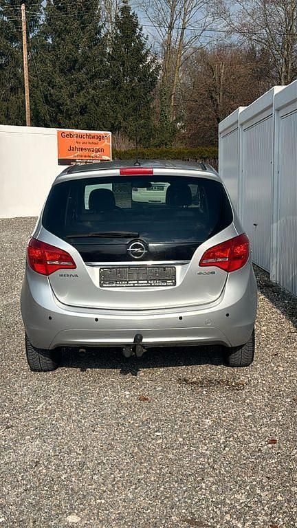 Gebraucht Opel Meriva 101 PS (74 kW) 2012 Silber Van / Kleinbus