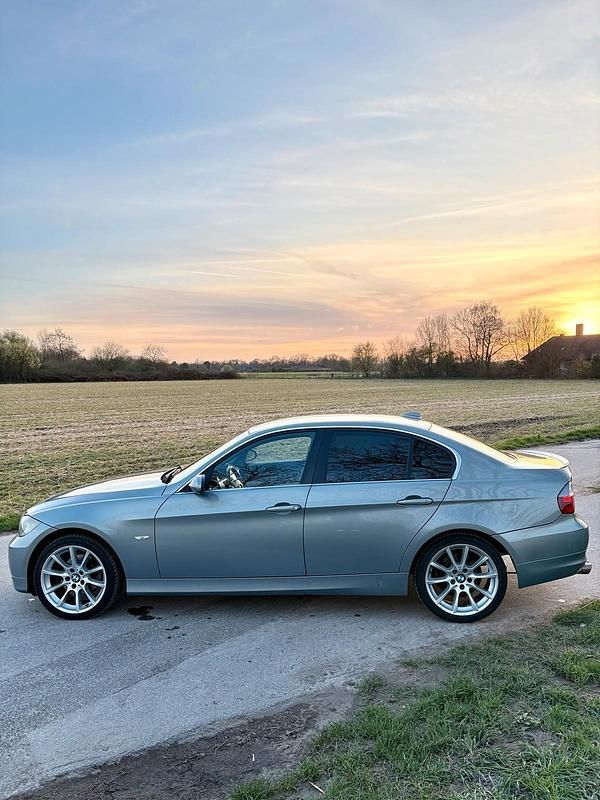 Gebraucht BMW 325 Performance 218 PS (160 kW) 2005 Blau Limousine