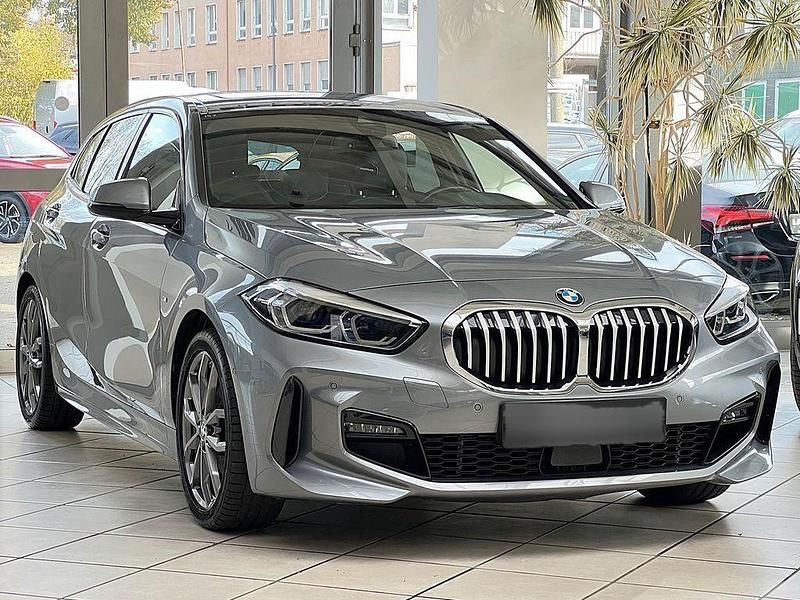 Grau metallic Gebraucht 2023 BMW 118 M Sport Kleinwagen | 34.050 € - Bild 1/4