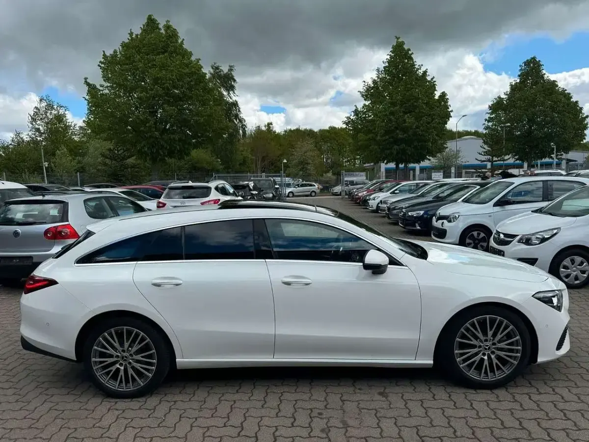 Gebraucht Mercedes CLA180 136 PS (100 kW) 2024 Polarweiss Limousine