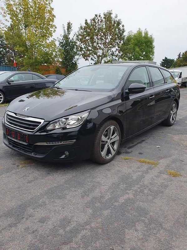 Gebraucht Peugeot 308 Access 110 PS (80 kW) 2016 Schwarz Kombi