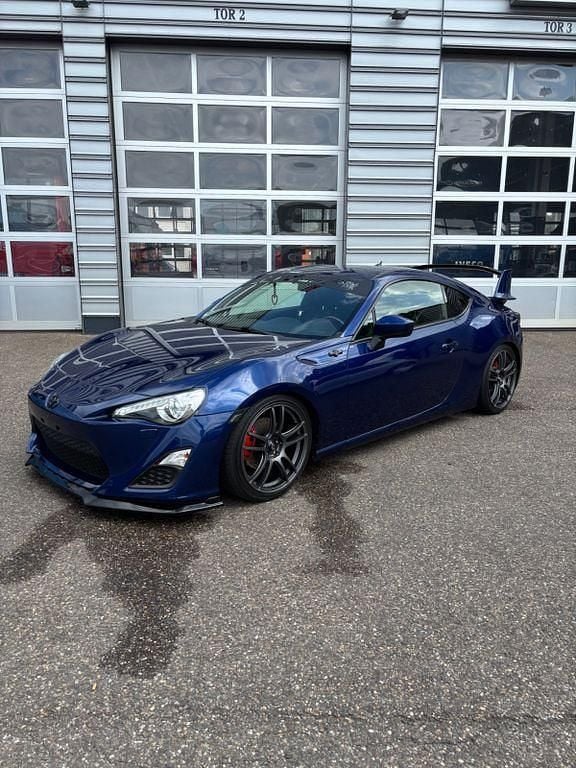 Blau Gebraucht 2014 Toyota GT86 GT Coupé | 21.999 € (Fairer Preis) - Bild 1/4