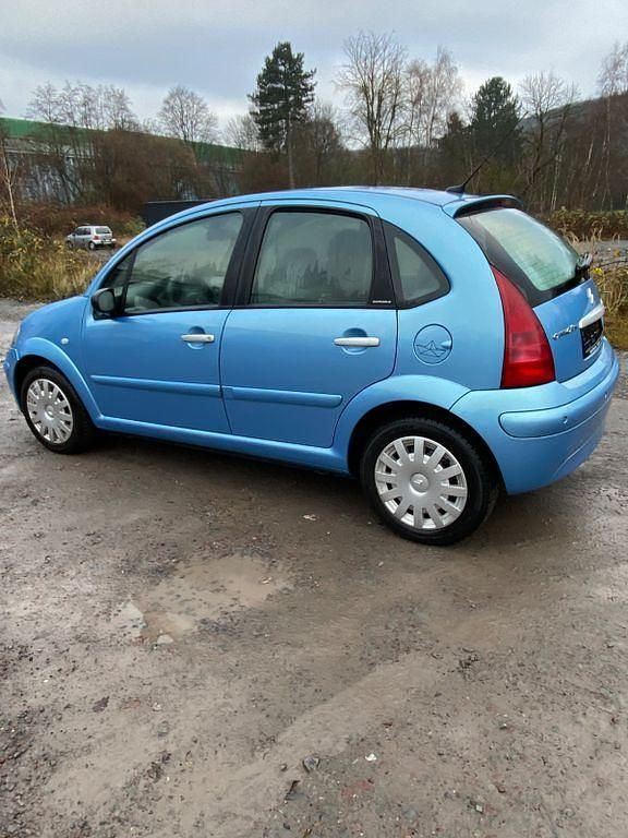 Gebraucht Citroën C3 Exclusive 73 PS (53 kW) 2002 Blau Kleinwagen