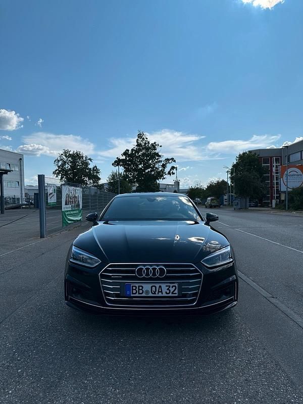 Schwarz Gebraucht 2019 Audi A5 Ambiente Limousine | 29.999 € (Fairer Preis) - Bild 1/4