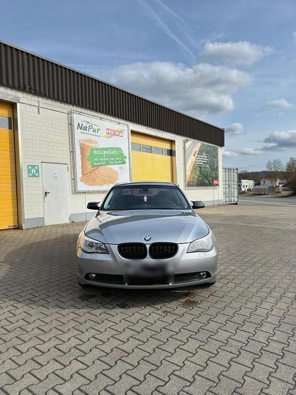 Gebraucht BMW 523 170 PS (125 kW) 2006 Grau Limousine