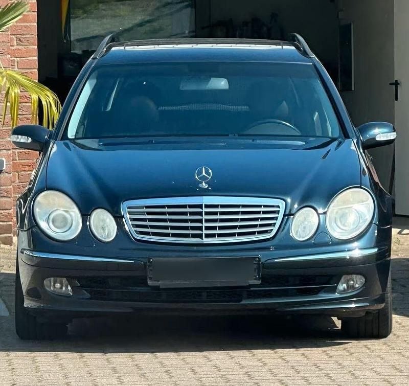 Schwarz Gebraucht 2003 Mercedes E270 Avantgarde Kombi | 2.200 € (Guter Preis) - Bild 1/4