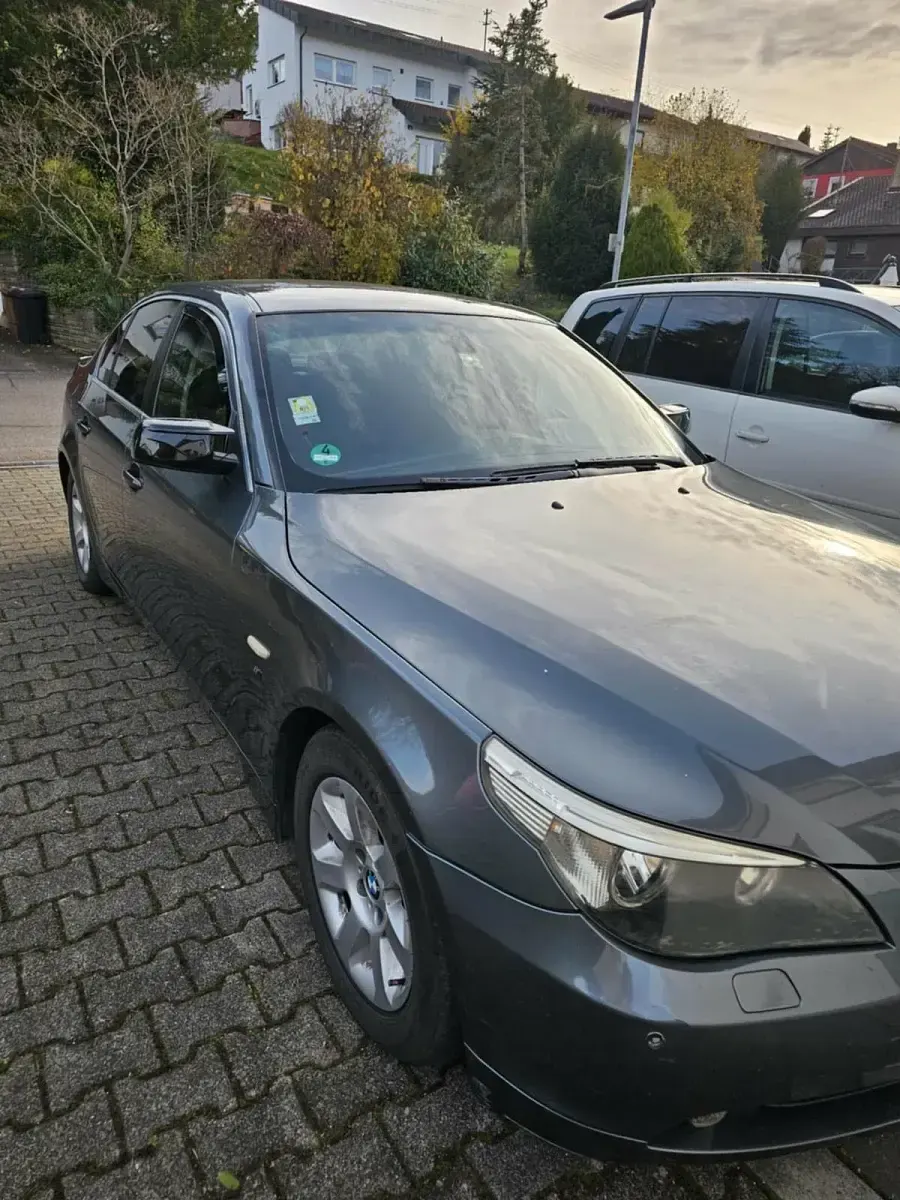 Gebraucht BMW 520 163 PS (119 kW) 2006 Grau Limousine