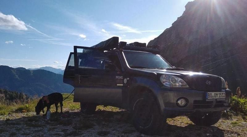 Schwarz Gebraucht 2004 Hyundai Terracan Edition+ SUV | 17.599 € - Bild 1/4