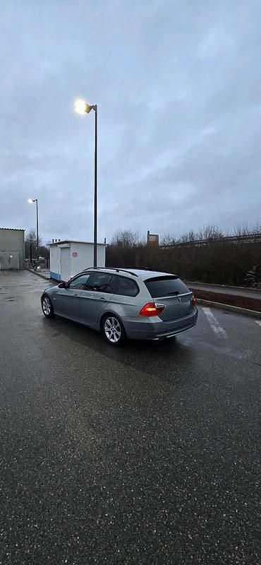 Gebraucht BMW 320 163 PS (119 kW) 2006 Grau Kombi
