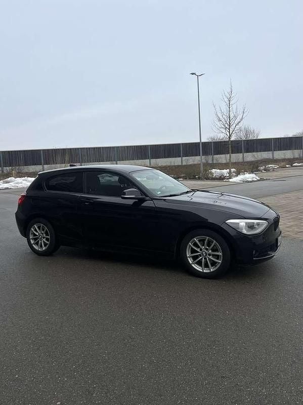 Gebraucht BMW 116 Efficient Dynamics 116 PS (85 kW) 2013 Schwarz Kleinwagen