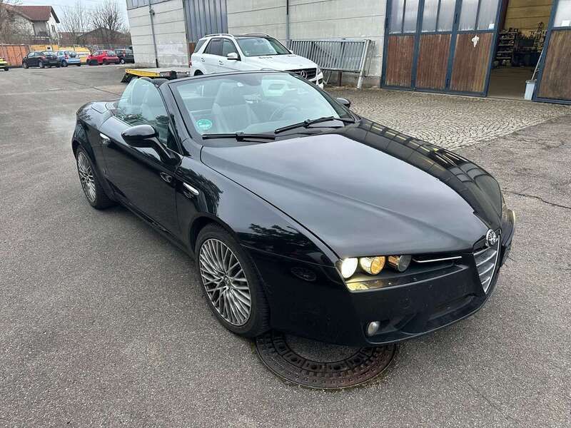 Schwarz Gebraucht 2007 Alfa Romeo Spider Cabrio | 8.900 € (Etwas zu teuer) - Bild 1/4