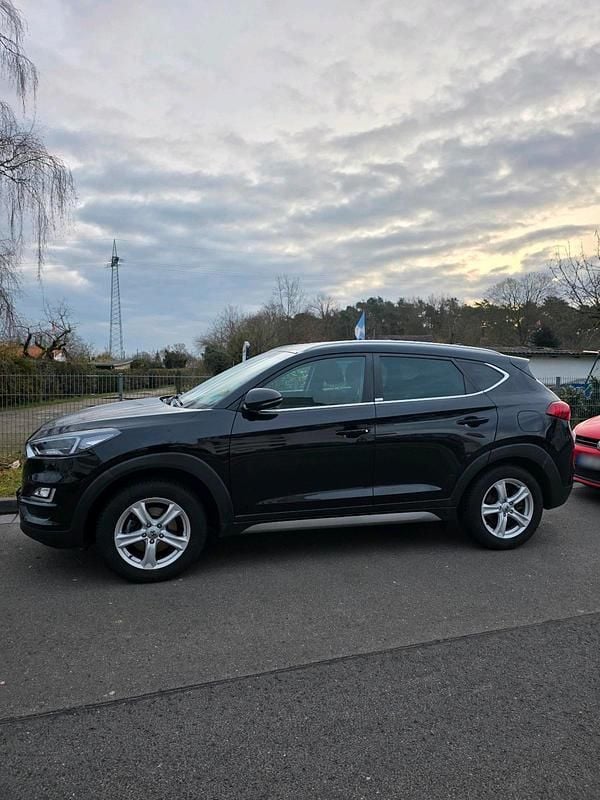 Second-hand Hyundai Tucson Style 131 CP (96 kW) 2020 Negru SUV