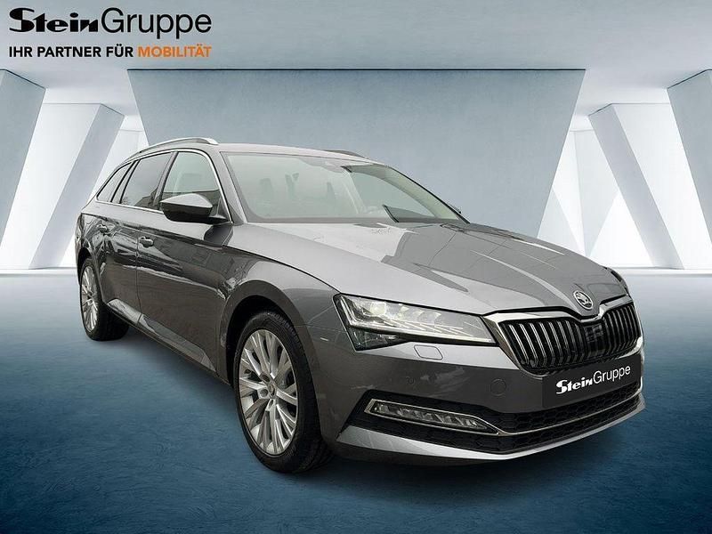 Gebraucht Skoda Superb Style 200 PS (147 kW) 2023 Grau Kombi