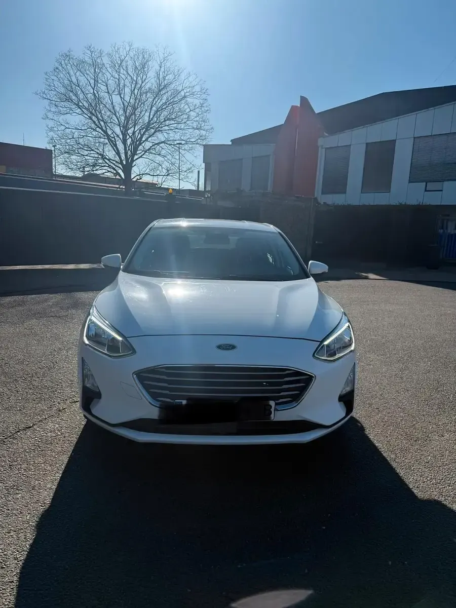 Używany Ford Focus 100 KM (73 kW) 2019 Biały Hatchback