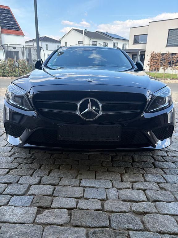 Gebraucht Mercedes C220 194 PS (142 kW) 2019 Schwarz Limousine