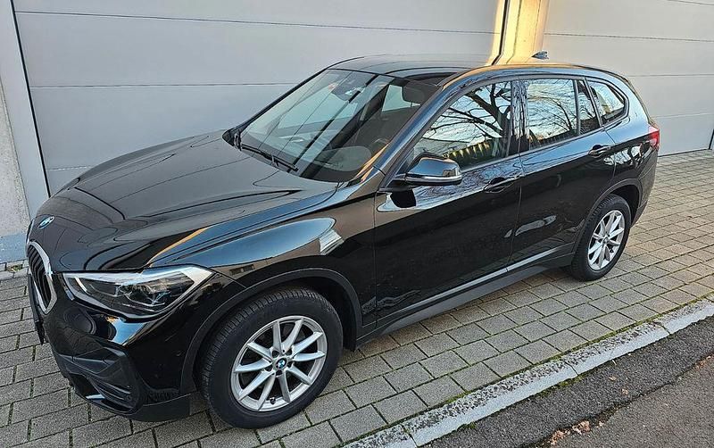 Schwarz Gebraucht 2021 BMW X1 Advantage SUV | 24.499 € (Guter Preis) - Bild 1/4
