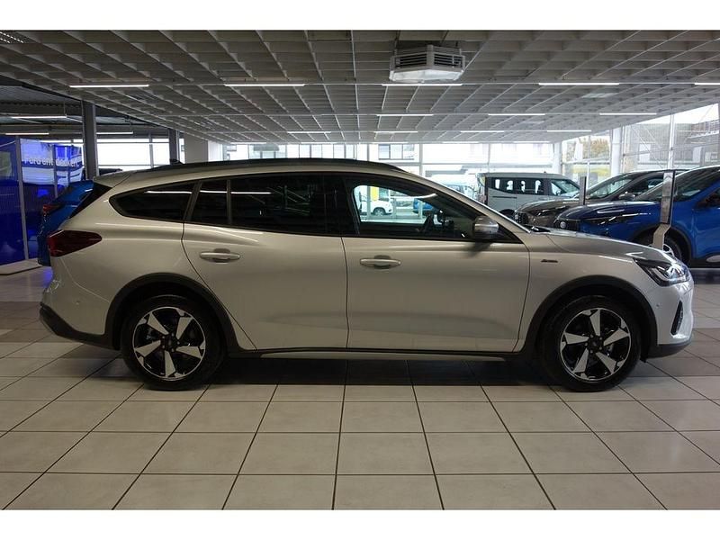Gebraucht Ford Focus Active X 155 PS (114 kW) 2024 Silber Limousine