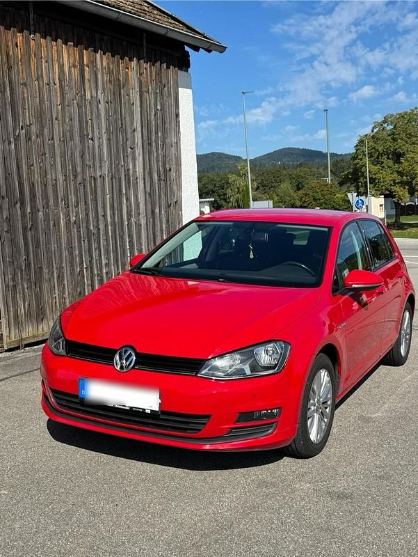 Rot Gebraucht 2015 VW Golf VII Kleinwagen | 6.500 € (Guter Preis) - Bild 1/4