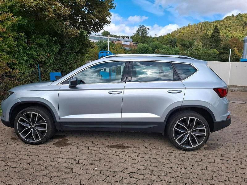 Grau Gebraucht 2017 Seat Ateca 4Drive SUV | 17.800 € (Superpreis) - Bild 1/2