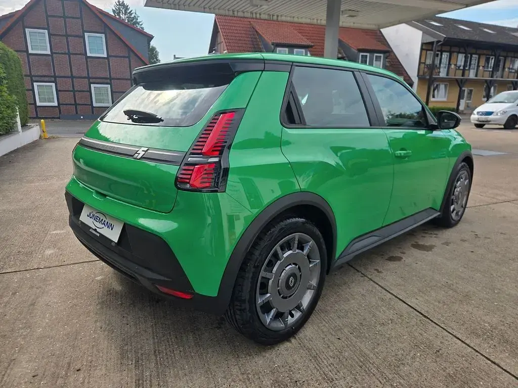 Neu Renault R5 89 kW (122 PS) 2026 Grün Kleinwagen