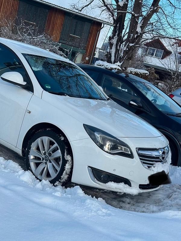 Gebraucht Opel Insignia 140 PS (102 kW) 2015 Weiß Limousine