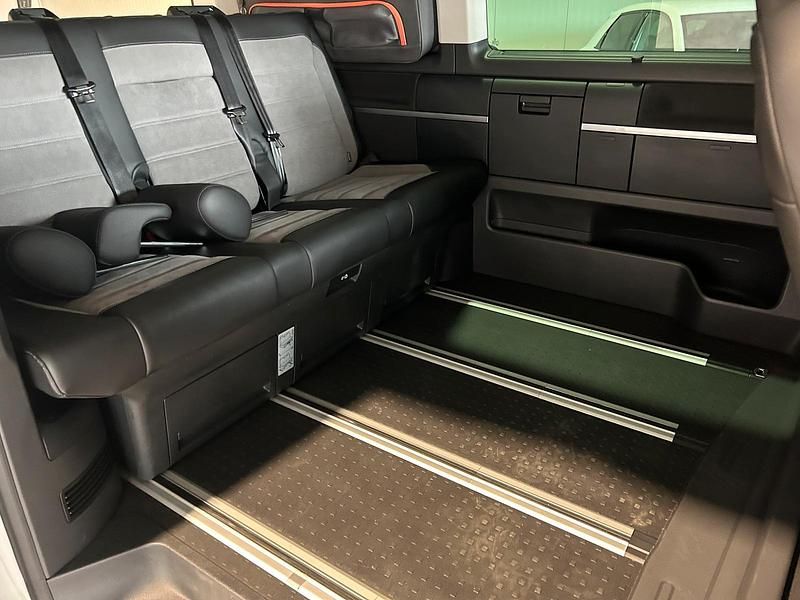 Gebraucht VW Multivan 199 PS (146 kW) 2021 Weiß Van