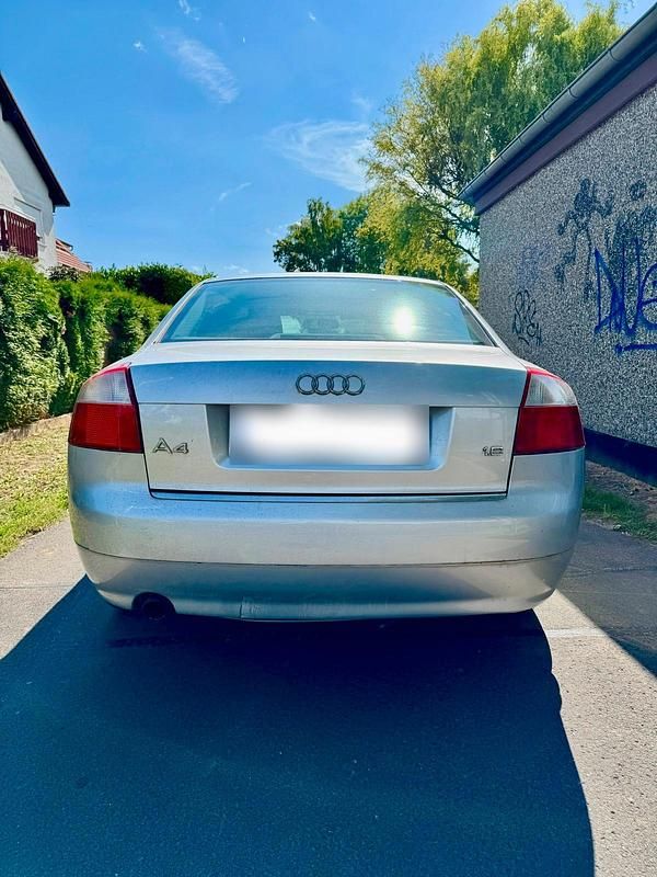 Gebraucht Audi A4 102 PS (75 kW) 2004 Silber Limousine