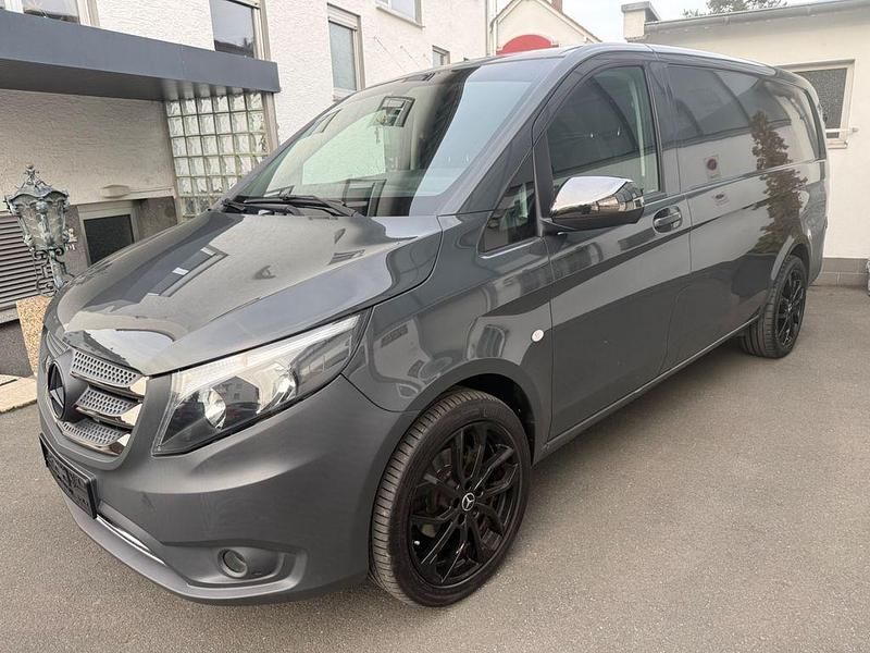 Grau Gebraucht 2017 Mercedes Vito Van | 12.900 € (Fairer Preis) - Bild 1/4