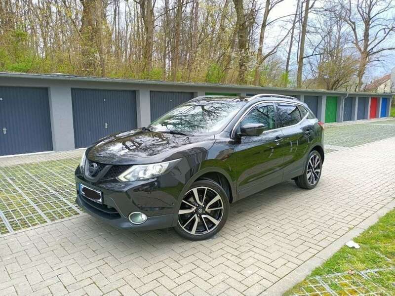 Schwarz Gebraucht 2015 Nissan Qashqai Tekna SUV | 14.300 € - Bild 1/4