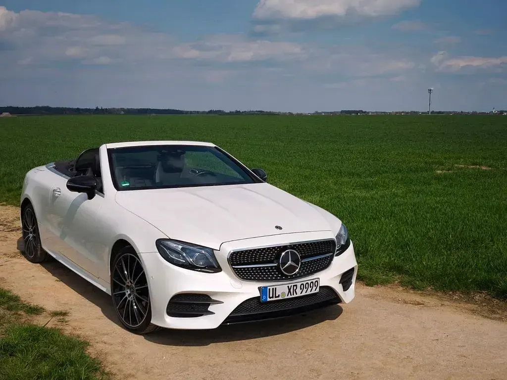 Gebraucht Mercedes E450 Avantgarde 367 PS (269 kW) 2020 Weiß Cabrio