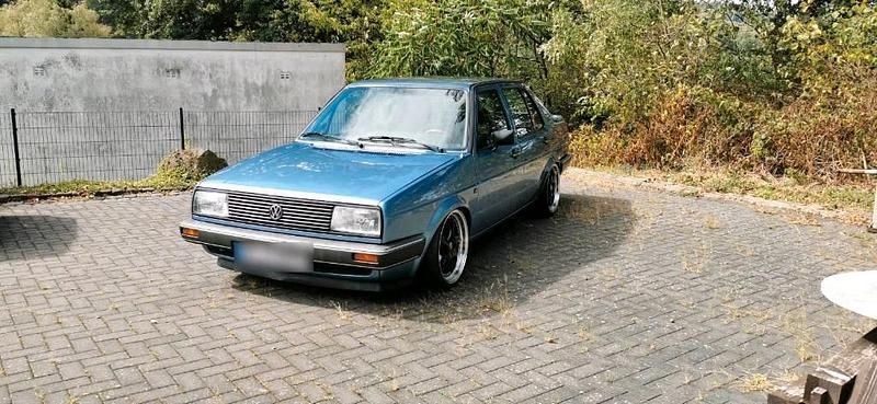 Second-hand VW Jetta 55 CP (40 kW) 1987 Albastru Berlinǎ