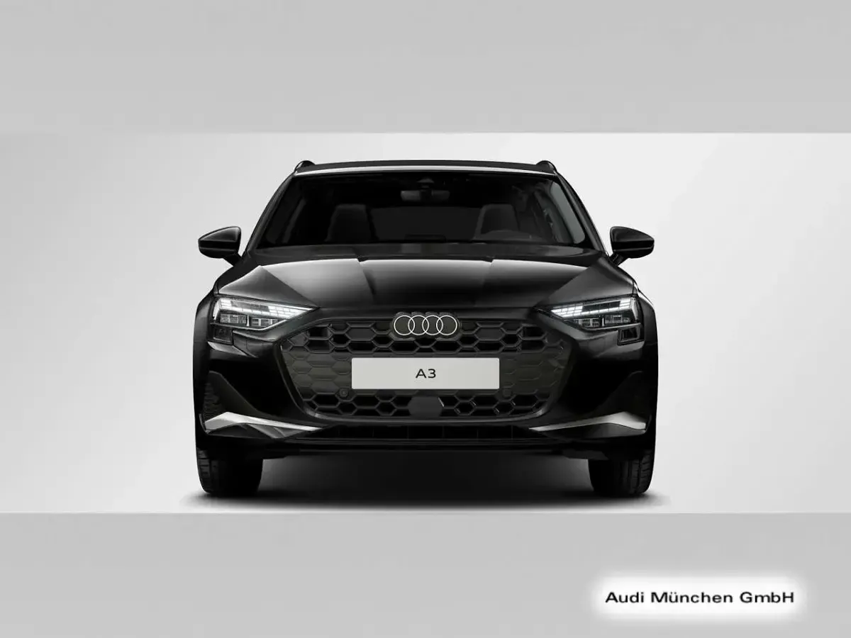 Second-hand Audi A3 Advanced 204 CP (150 kW) 2025 Negru Berlinǎ