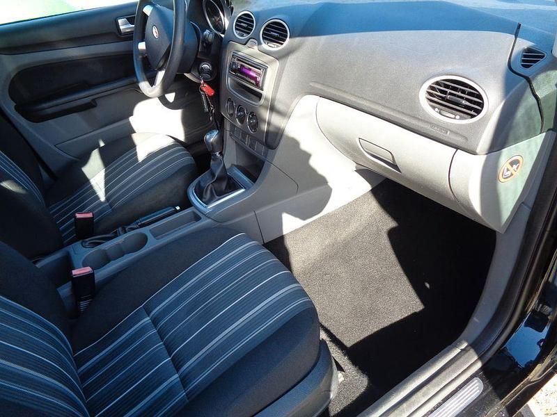 Usata Ford Focus 80 CV (58 kW) 2010 Nero Berlina