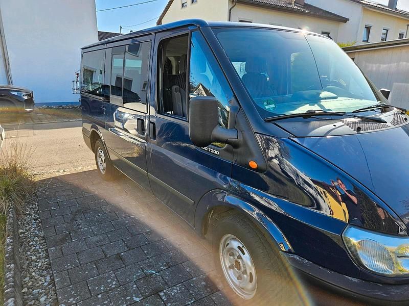 Second-hand Ford Transit 130 CP (95 kW) 2002 Albastru Monovolum