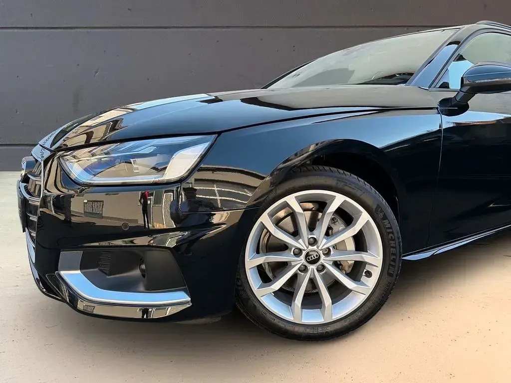 Gebraucht Audi A4 Advanced 204 PS (150 kW) 2024 Schwarz Kombi
