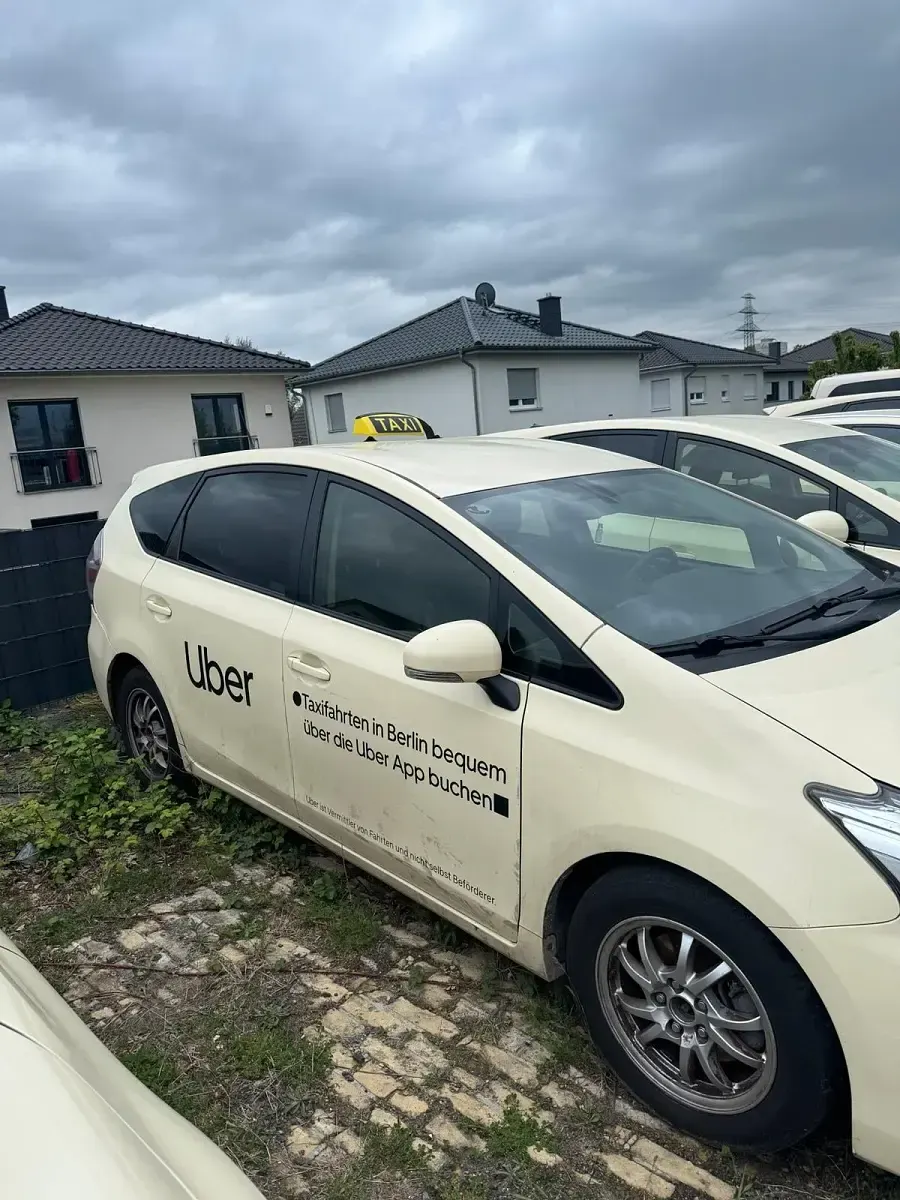 Gebraucht Toyota Prius+ 136 PS (100 kW) 2017 Gelb Van / Kleinbus