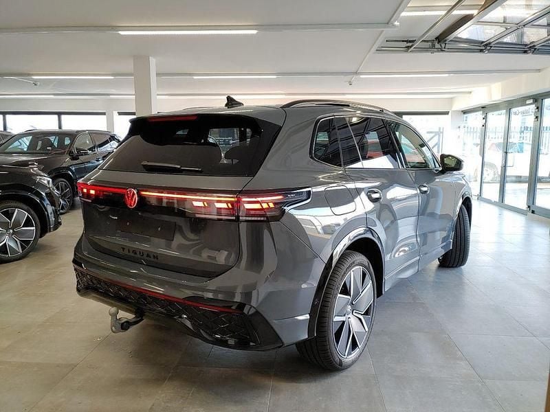 Neu VW Tiguan R-line 150 PS (110 kW) 2026 Delfingraumetallic SUV