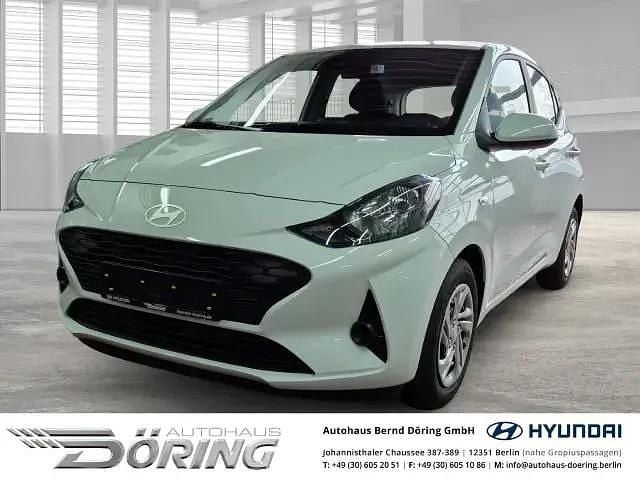 Atlas white / sol (weiss) Neu 2024 Hyundai i10 Select Kleinwagen | 16.480 € (Fairer Preis) - Bild 1/4