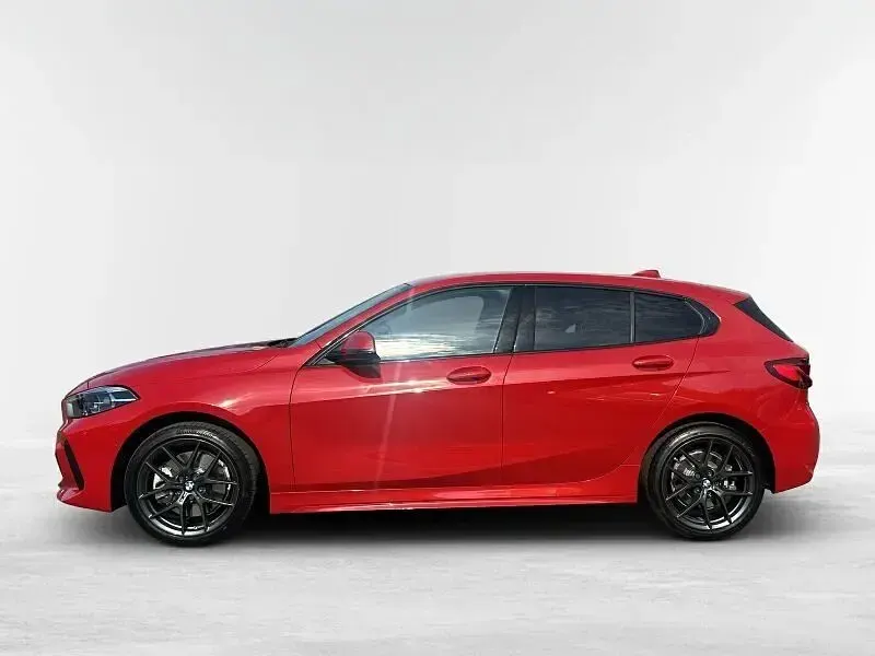 Gebraucht BMW 120 M Sport 192 PS (141 kW) 2023 Rot Limousine