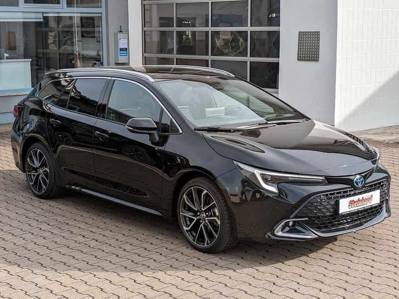 Neu Toyota Corolla Lounge 178 PS (130 kW) 2026 Schwarz Limousine
