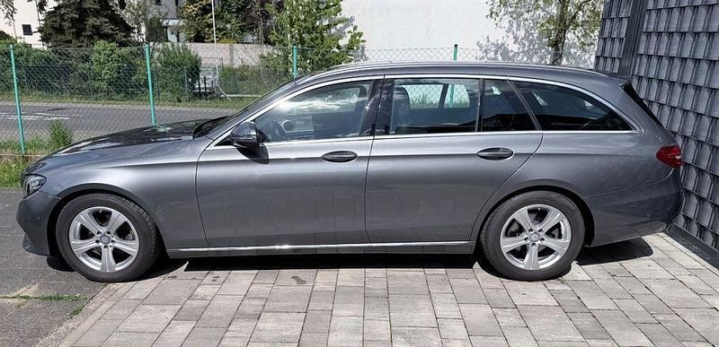 Gebraucht Mercedes E220 194 PS (142 kW) 2016 Grau Limousine