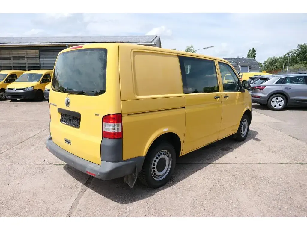 Gebraucht VW T5 84 PS (61 kW) 2010 Ginstergelb r1032 Van