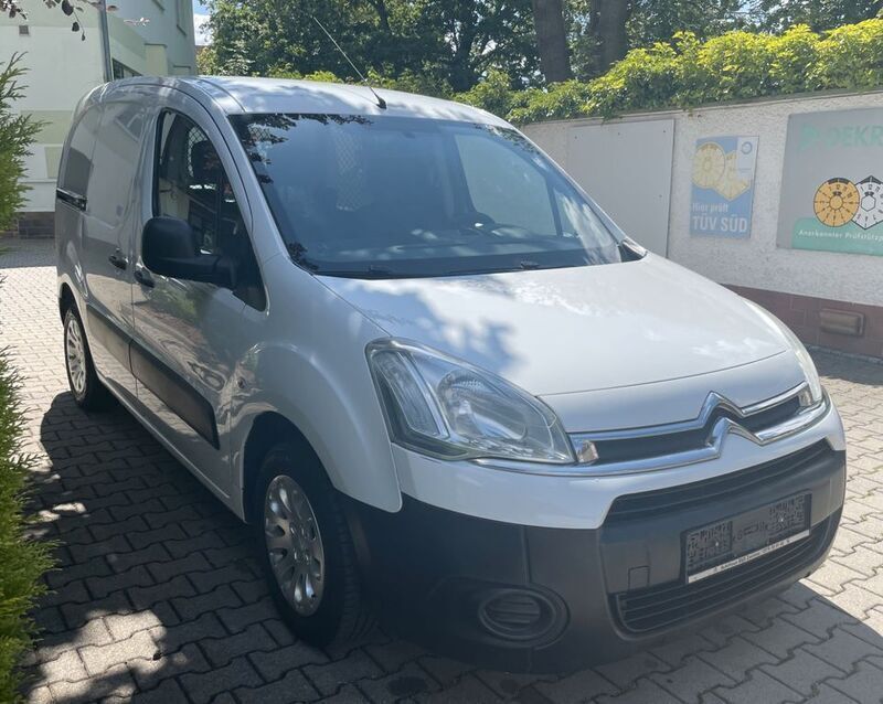Weiß Gebraucht 2012 Citroën Berlingo Van / Kleinbus | 6.900 € (Teuer) - Bild 1/4