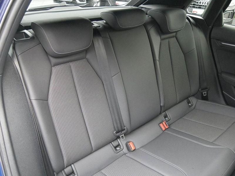 Gebraucht Audi S3 Design 310 PS (228 kW) 2023 Navarrablau metallic Limousine