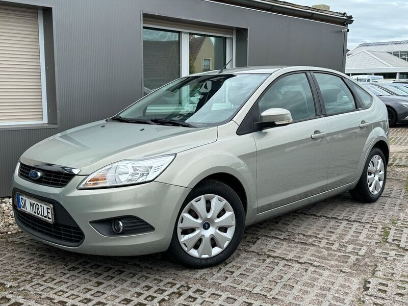 Grau Gebraucht 2011 Ford Focus Style Limousine | 1.999 € (Guter Preis) - Bild 1/4