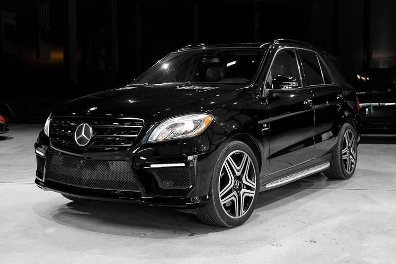 Schwarz Gebraucht 2015 Mercedes ML63 AMG AMG SUV | 26.300 € (Guter Preis) - Bild 1/4